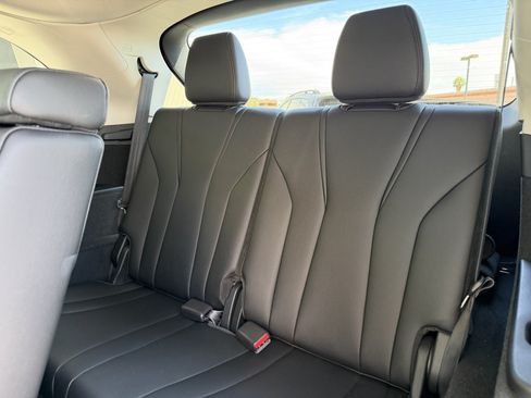 Used 2025 Acura MDX FWD image 36