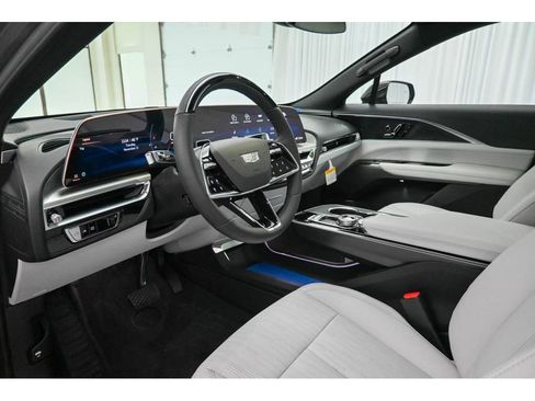 New 2026 Cadillac Lyriq Luxury image 17