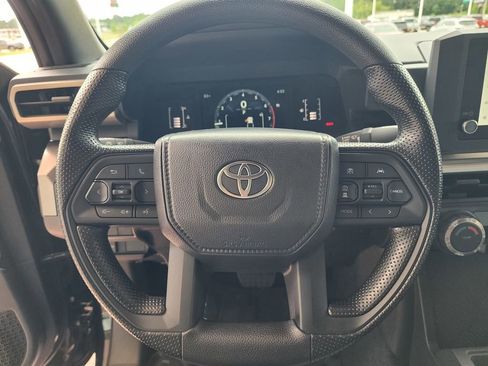 Used 2025 Toyota Tacoma SR5 AWD/4WD image 18