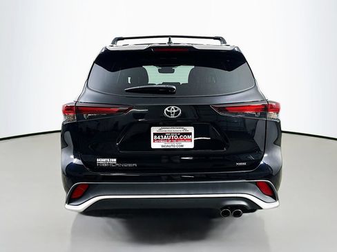 Used 2024 Toyota Highlander XSE FWD image 6