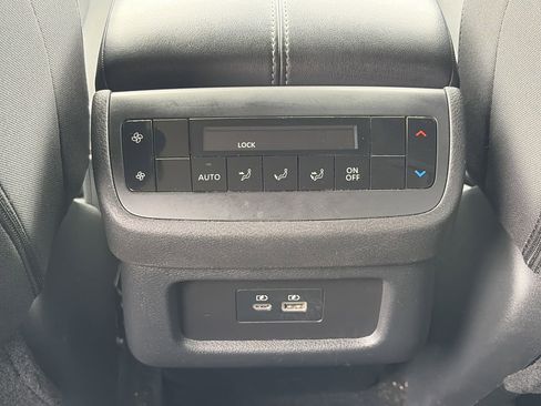 Used 2025 Nissan Pathfinder SV FWD image 15