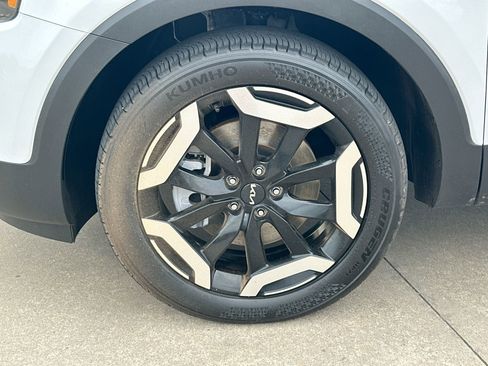 Used 2025 Kia Telluride S FWD image 10