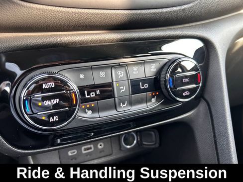 Certified 2022 Buick Encore GX Select image 27