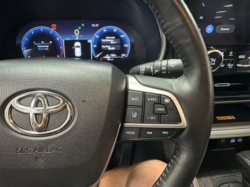 Used 2023 Toyota Highlander Limited AWD/4WD image 26