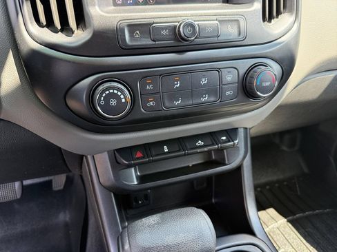 Used 2020 Chevrolet Colorado W/T w/ Custom Special Edition AWD/4WD image 19