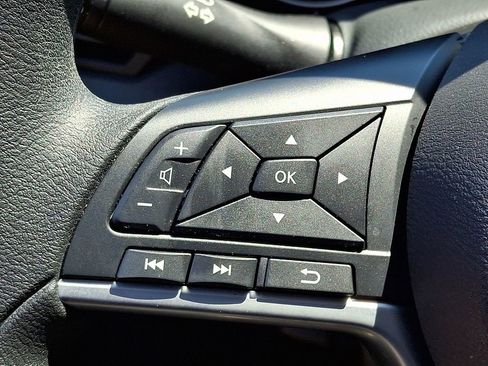 Certified 2025 Nissan Altima 2.5 SV FWD image 22