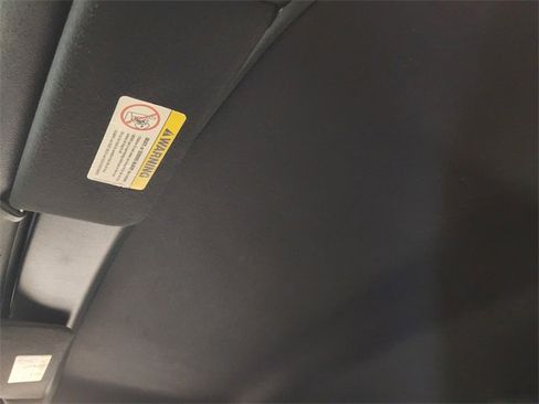 Used 2005 Ford Thunderbird image 25