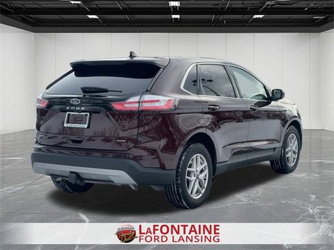 Used 2024 Ford Edge SEL w/ Convenience Package image 5