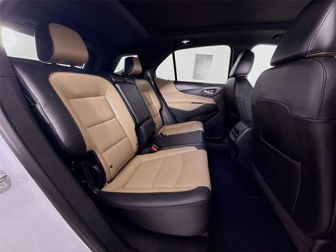 Used 2024 Chevrolet Equinox Premier image 30