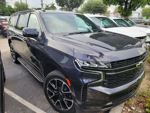 Used 2023 Chevrolet Suburban RST w/ Luxury Package RWD image 18