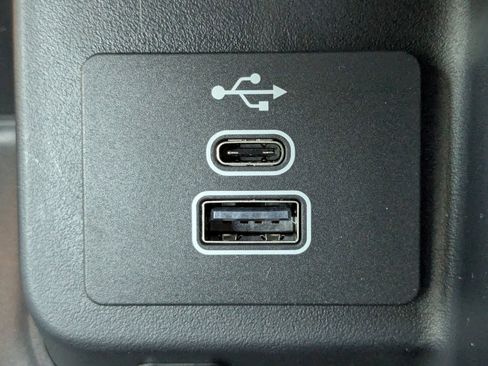 New 2025 Ford Expedition Platinum w/ Stealth Performance Package image 28