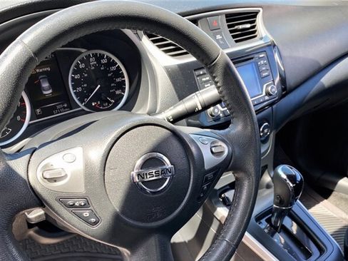 Used 2016 Nissan Sentra SV FWD image 9