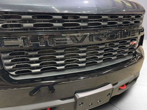 Used 2021 Chevrolet Silverado 1500 Custom Trail Boss w/ LPO, Dark Essentials Package image 17