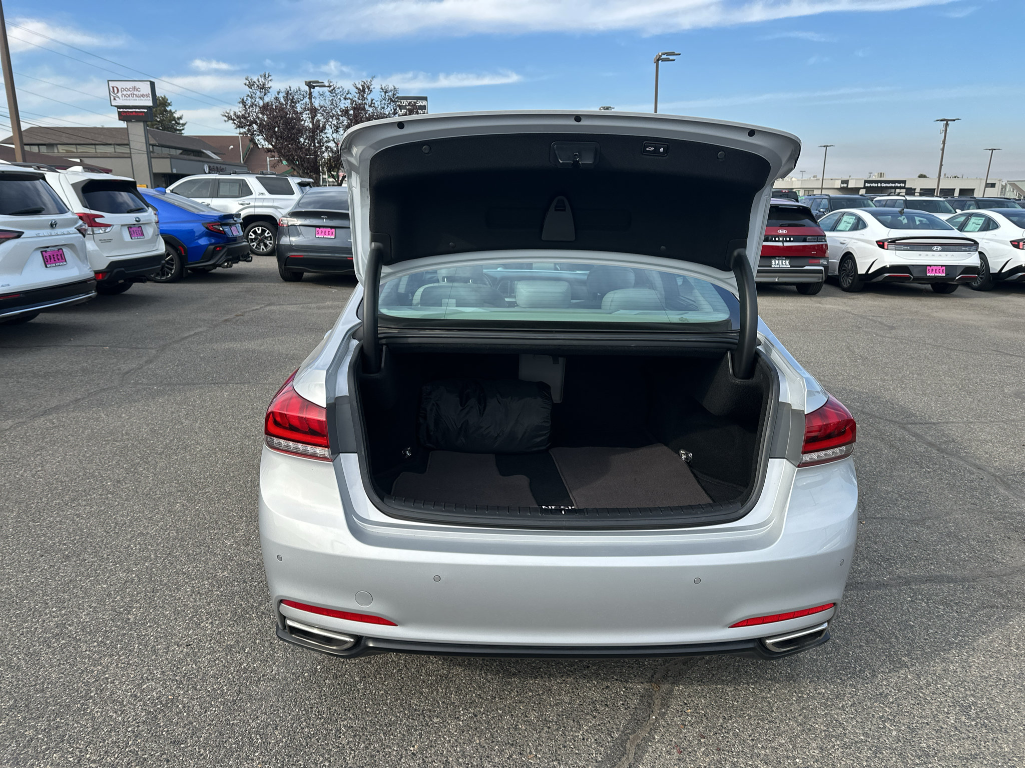 Used 2015 Hyundai Genesis 3.8 w/ Option Group 04 AWD/4WD image 12