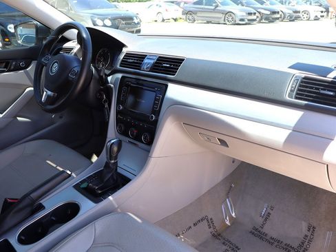 Used 2013 Volkswagen Passat TDI SE FWD image 18