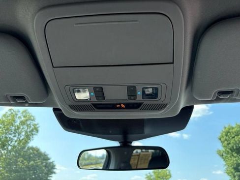 Used 2024 Ford Explorer XLT w/ Equipment Group 202A AWD/4WD image 8