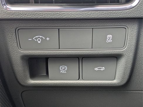 Used 2025 Hyundai Elantra Sport FWD image 29