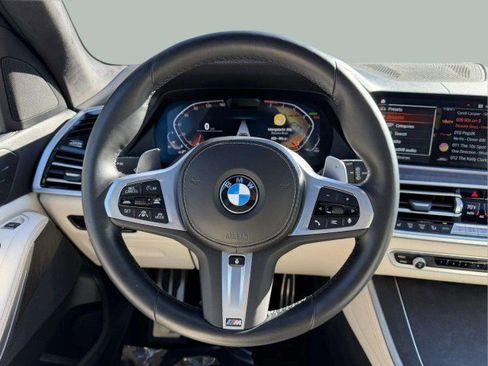 Used 2022 BMW X5 xDrive40i w/ M Sport Package image 10