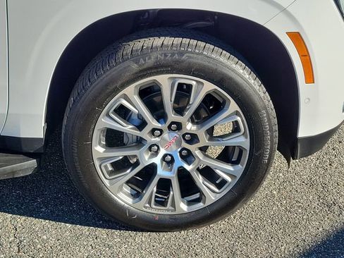 Certified 2025 GMC Yukon XL Denali image 9