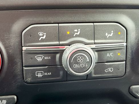 Used 2021 Chevrolet Silverado 1500 High Country w/ Technology Package image 16