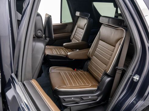 Used 2025 GMC Yukon Denali Ultimate image 18