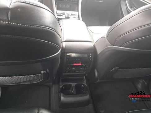 Used 2023 Jeep Grand Cherokee L Limited AWD/4WD image 22
