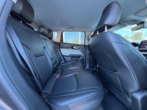 Used 2022 Jeep Compass Limited image 15