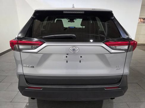 Used 2023 Toyota RAV4 LE AWD/4WD image 4