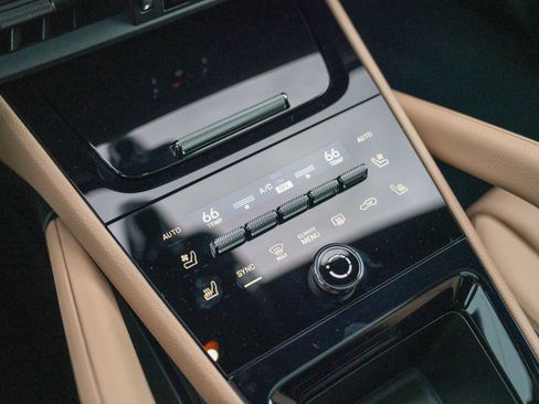 Certified 2026 Porsche Cayenne image 18