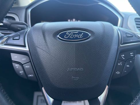 Used 2017 Ford Fusion SE w/ Equipment Group 201A FWD image 11