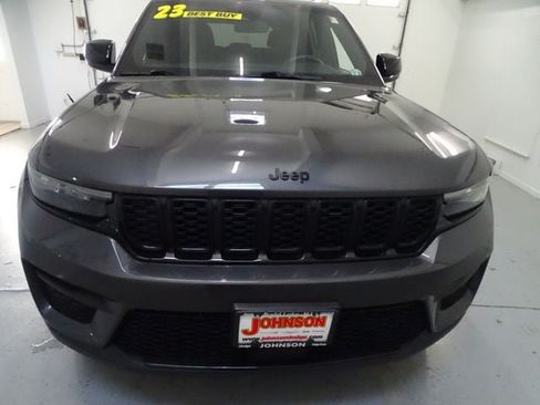 Used 2023 Jeep Grand Cherokee Altitude AWD/4WD image 24