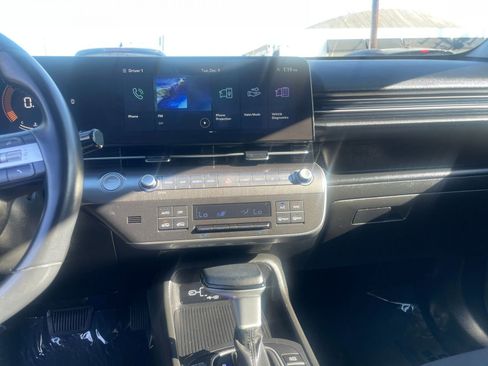 Used 2025 Hyundai Kona SEL image 18