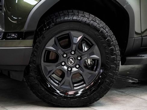Used 2024 Lexus GX 550 AWD/4WD image 3