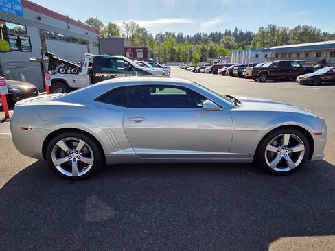 Used 2010 Chevrolet Camaro SS RWD image 8