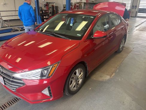 Used 2019 Hyundai Elantra SEL image 1