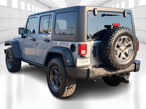 Used 2017 Jeep Wrangler Unlimited Rubicon w/ Connectivity Group AWD/4WD image 9