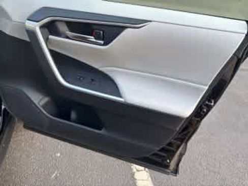 Used 2024 Toyota RAV4 XLE w/ Convenience Package AWD/4WD image 11