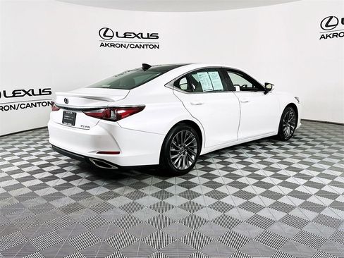 Used 2024 Lexus ES 350 Ultra Luxury image 9