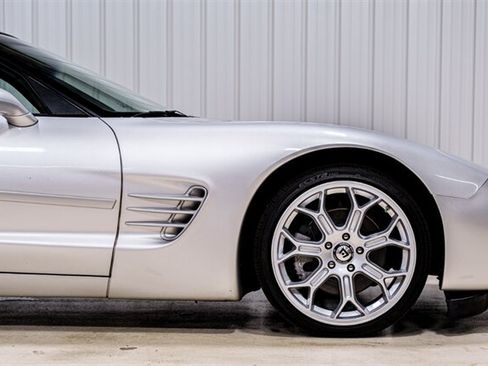 Used 2002 Chevrolet Corvette Coupe w/ Preferred Equipment Group1 RWD image 26