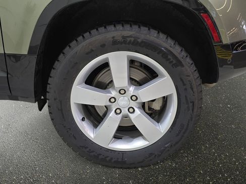 Used 2022 Land Rover Defender 90 X-Dynamic HSE AWD/4WD image 35