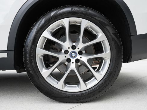 Used 2023 BMW X5 xDrive45e w/ Climate Comfort Package AWD/4WD image 30