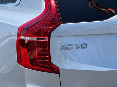 Used 2020 Volvo XC90 T5 Momentum w/ Protection Package Premier FWD image 27