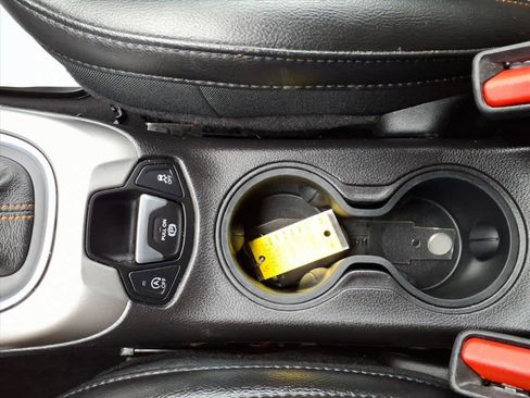 Used 2018 Jeep Compass Latitude w/ Popular Equipment Group image 9