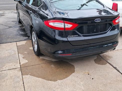 Used 2016 Ford Fusion SE image 3