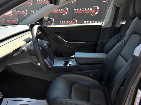 Used 2022 Tesla Model Y Performance AWD/4WD image 17