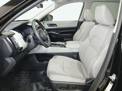 Used 2024 Nissan Pathfinder SV w/ SV Premium Package AWD/4WD image 10