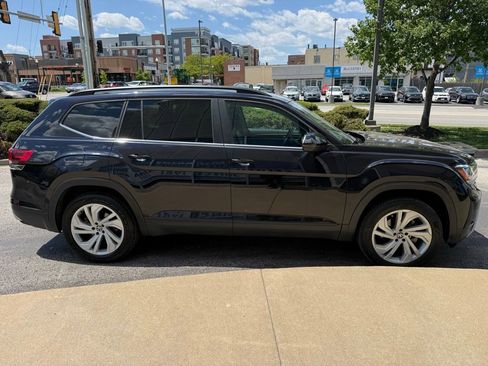 Used 2023 Volkswagen Atlas SE AWD/4WD image 5