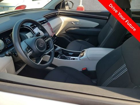 Used 2024 Hyundai Tucson SEL FWD image 3