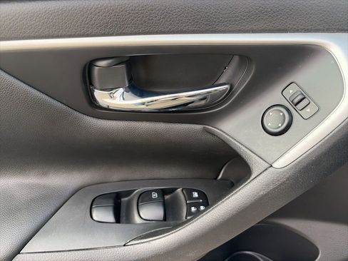 Used 2017 Nissan Altima 2.5 SV image 14