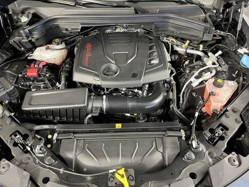Used 2023 Alfa Romeo Stelvio Ti image 50